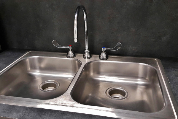 stainless kitchen sink